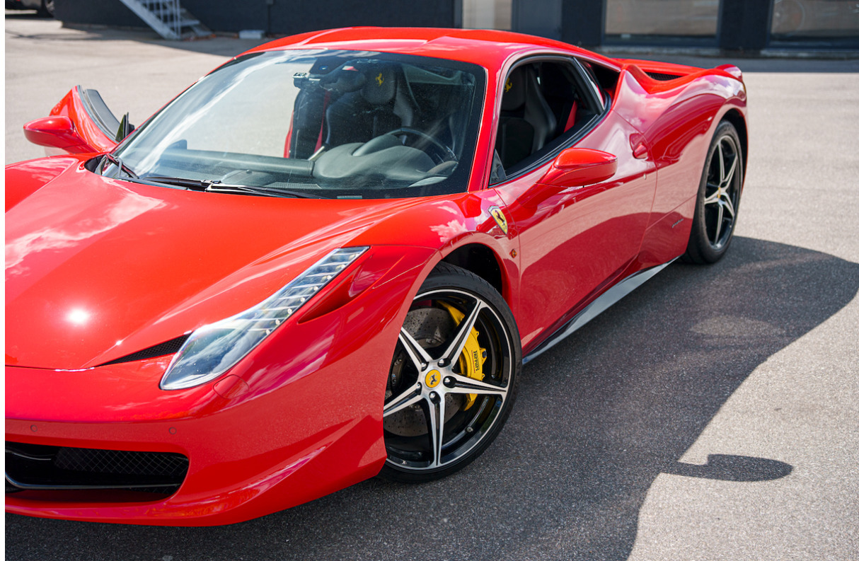 Rød Ferrari 458 fra 2011