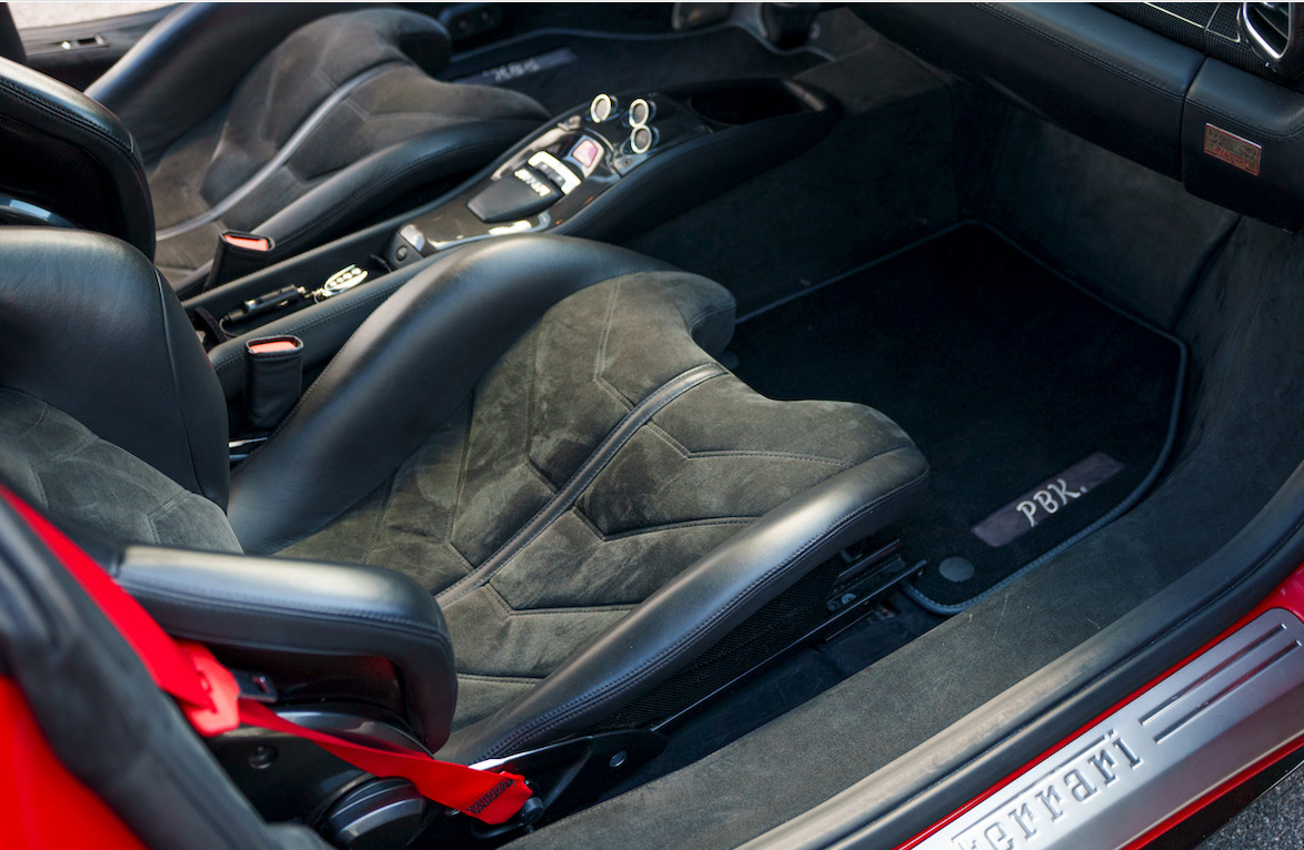 Rød Ferrari 458 fra 2011