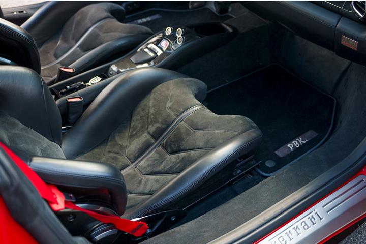 Rød Ferrari 458 fra 2011