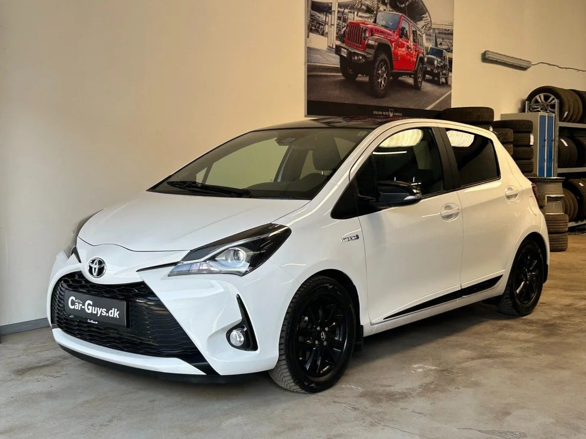 Sort Toyota Yaris fra 2019
