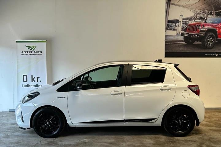 Sort Toyota Yaris fra 2019