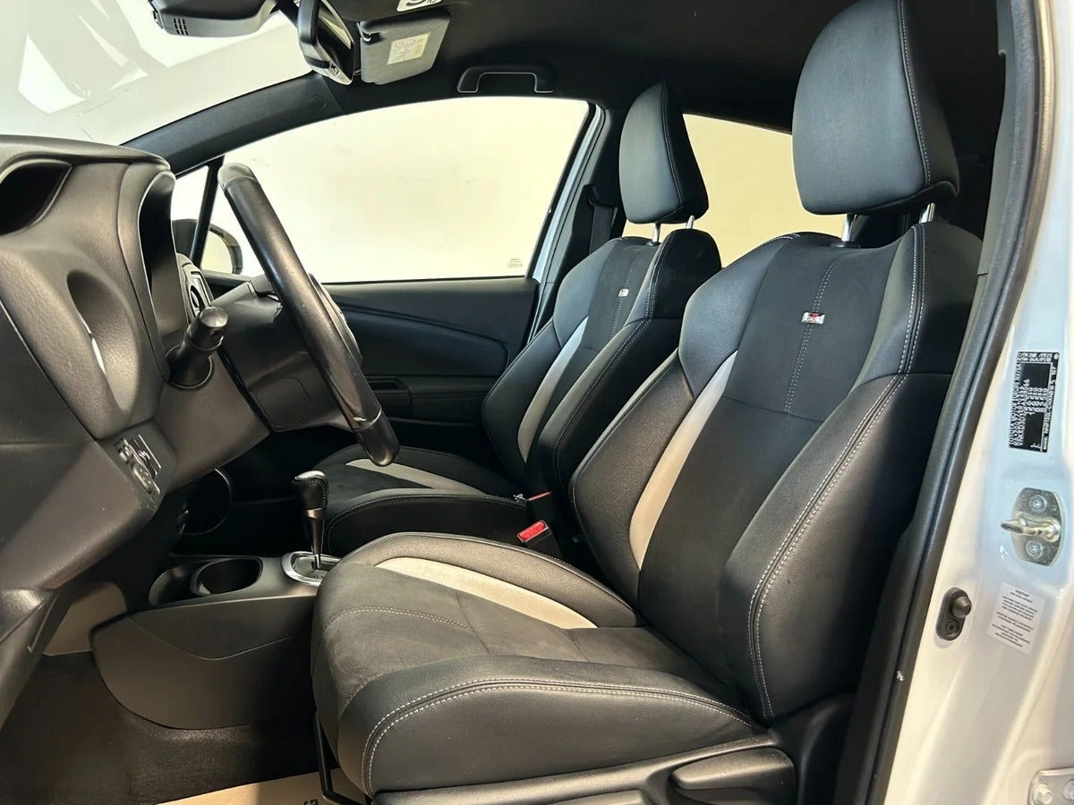 Sort Toyota Yaris fra 2019