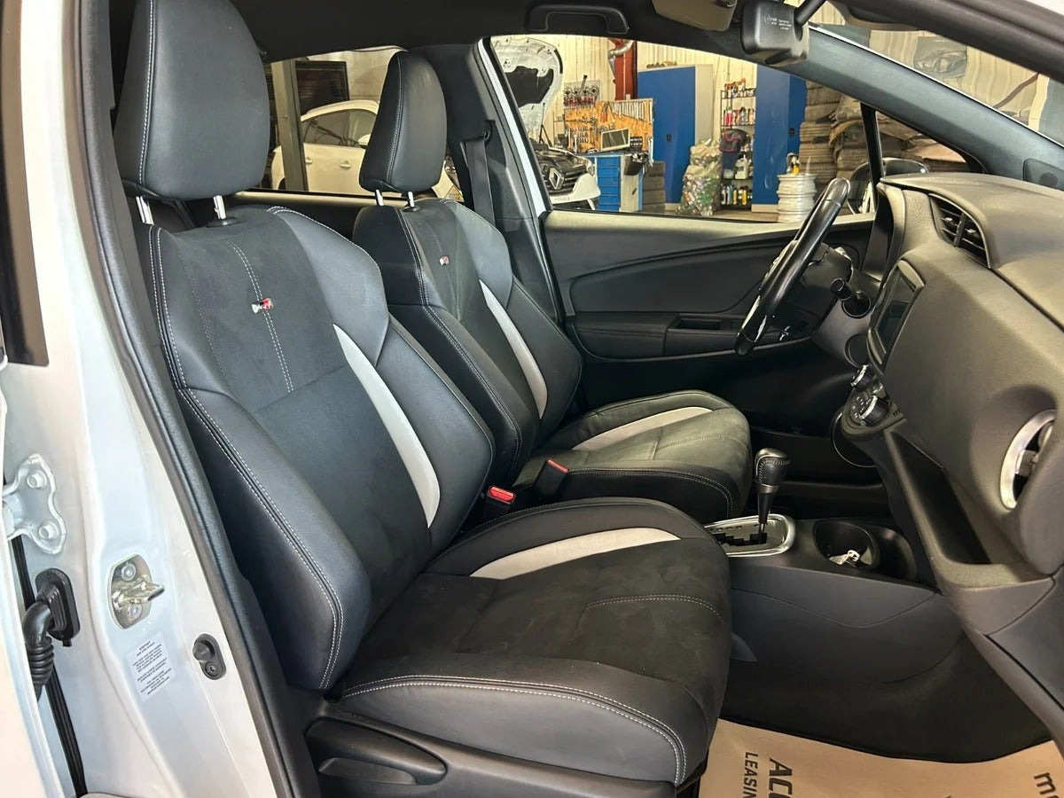 Sort Toyota Yaris fra 2019
