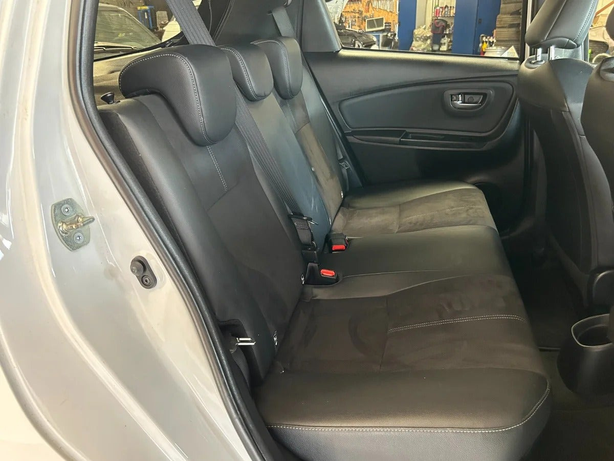 Sort Toyota Yaris fra 2019