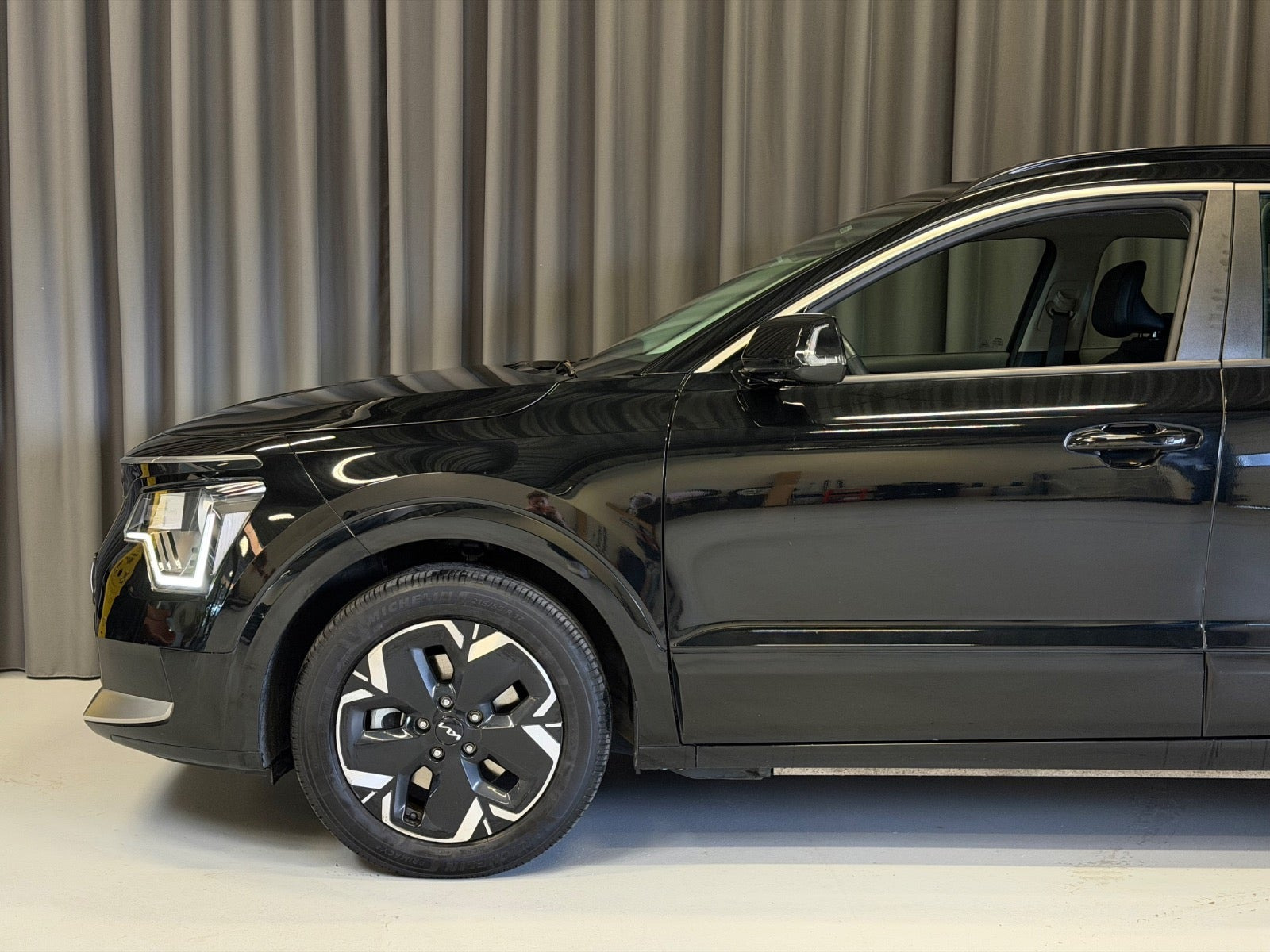 Sort Kia Niro fra 2023