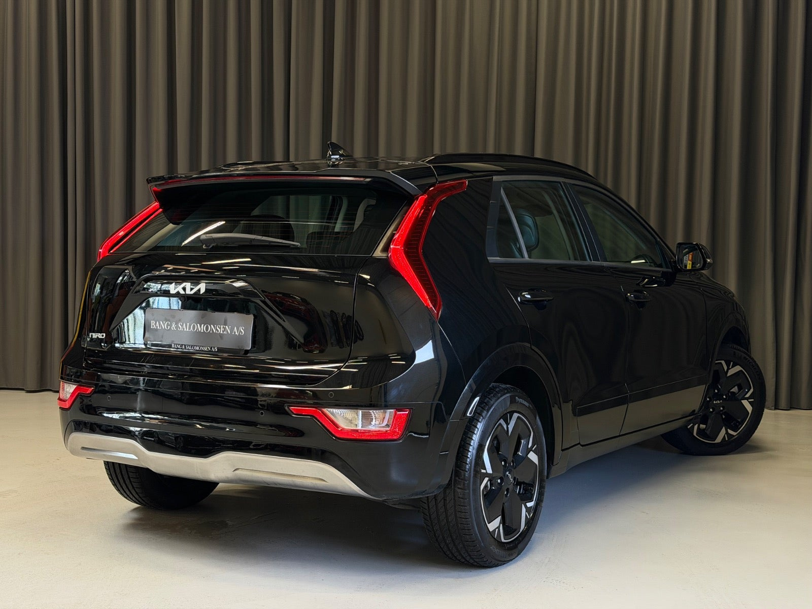 Sort Kia Niro fra 2023