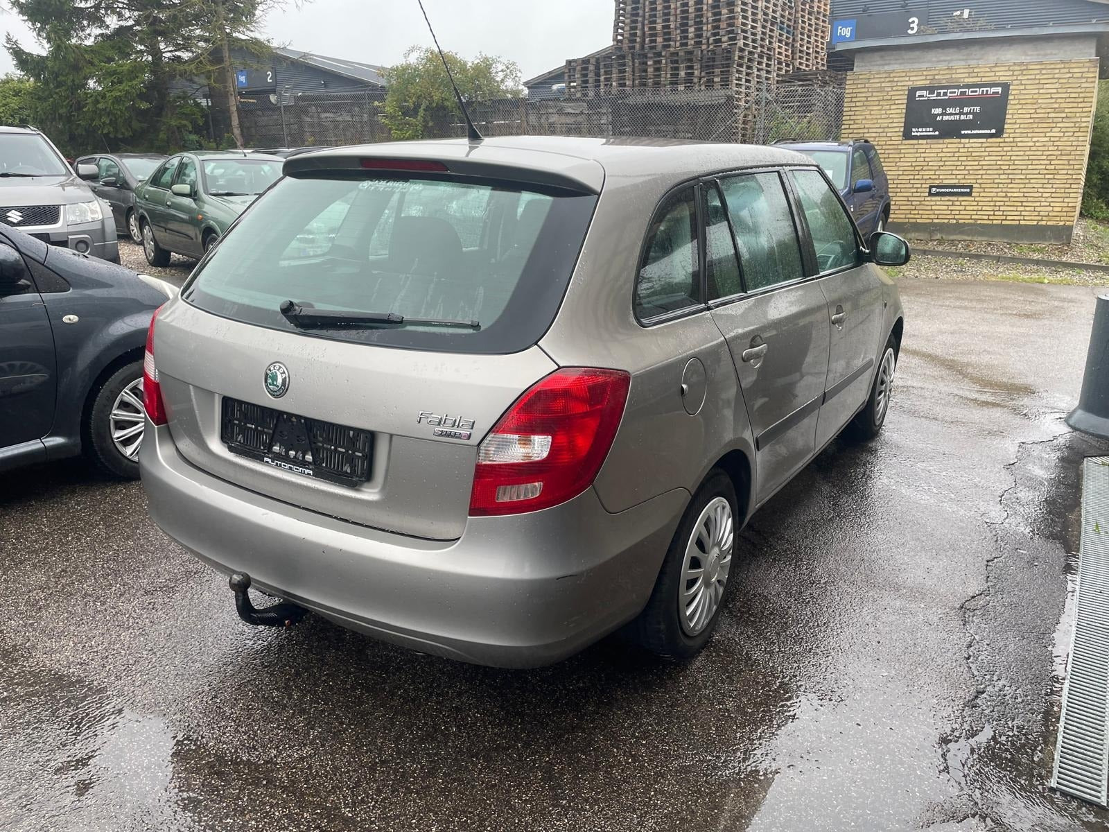 Orange Skoda Fabia fra 2008