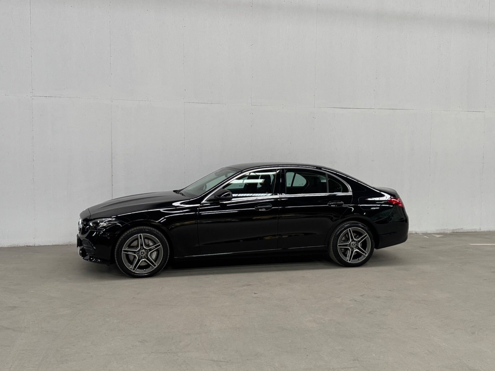 Sort Mercedes C300 e fra 2022
