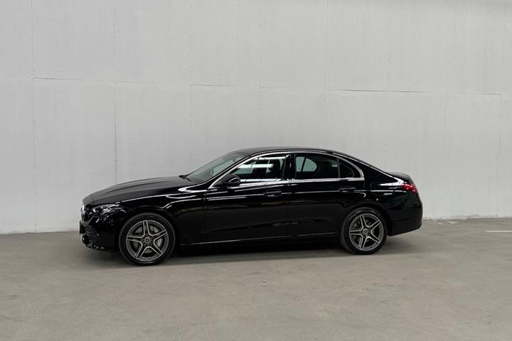 Sort Mercedes C300 e fra 2022