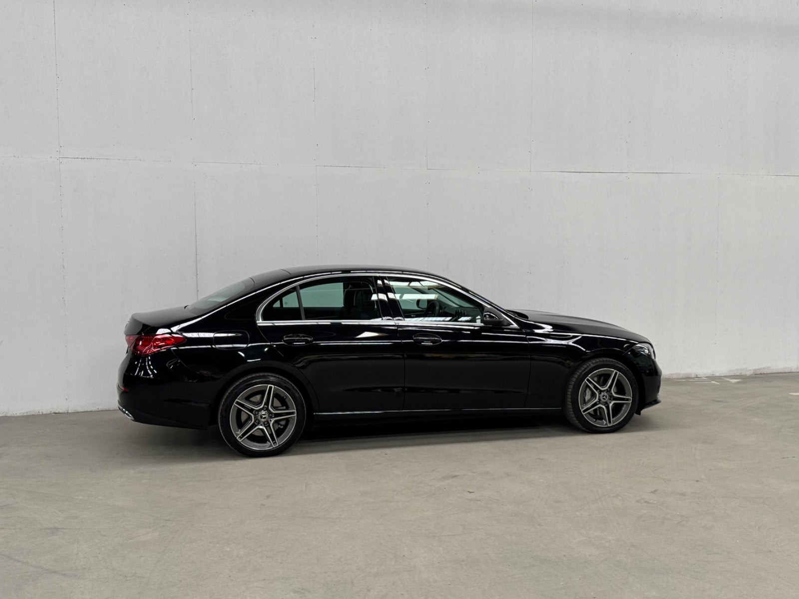 Sort Mercedes C300 e fra 2022