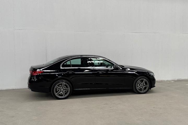 Sort Mercedes C300 e fra 2022
