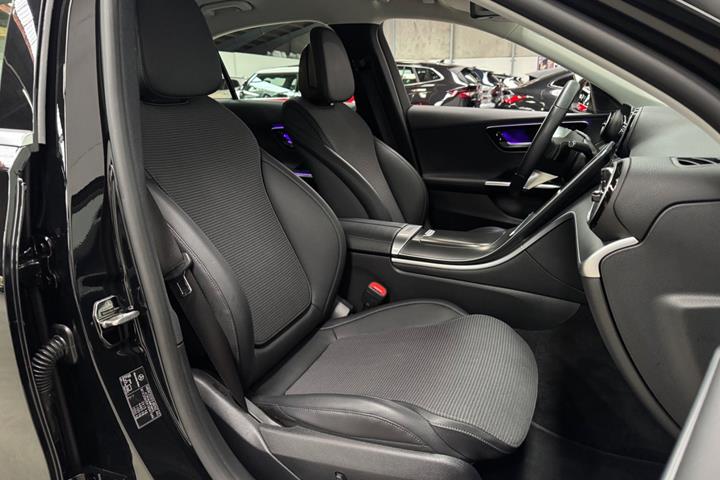 Sort Mercedes C300 e fra 2022