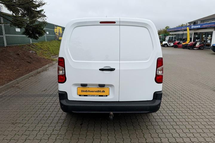 Hvid Peugeot Partner fra 2021