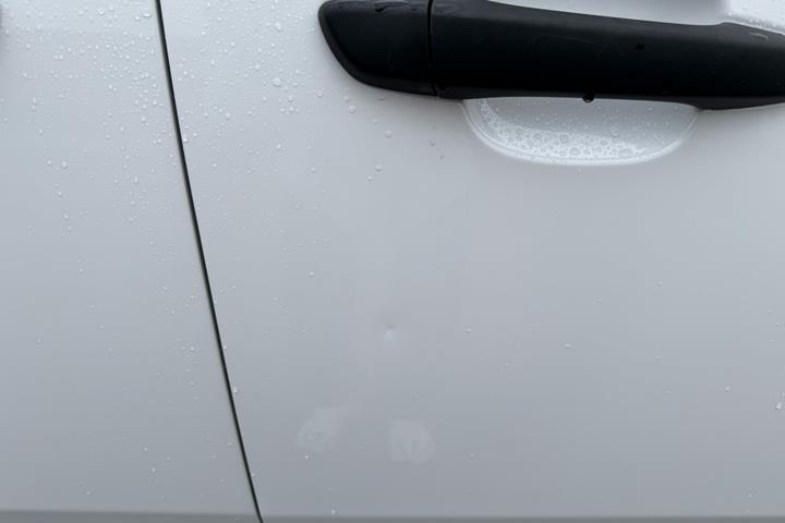 Hvid Peugeot Partner fra 2021
