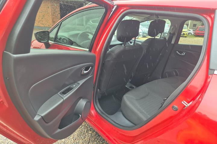 Grøn Renault Clio IV fra 2018
