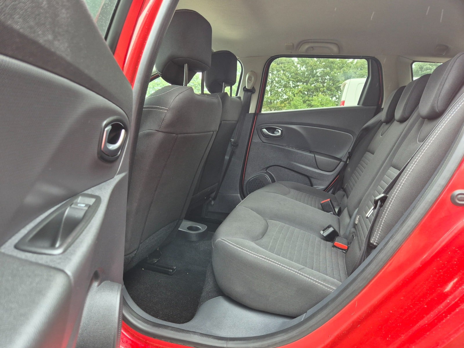 Grøn Renault Clio IV fra 2018