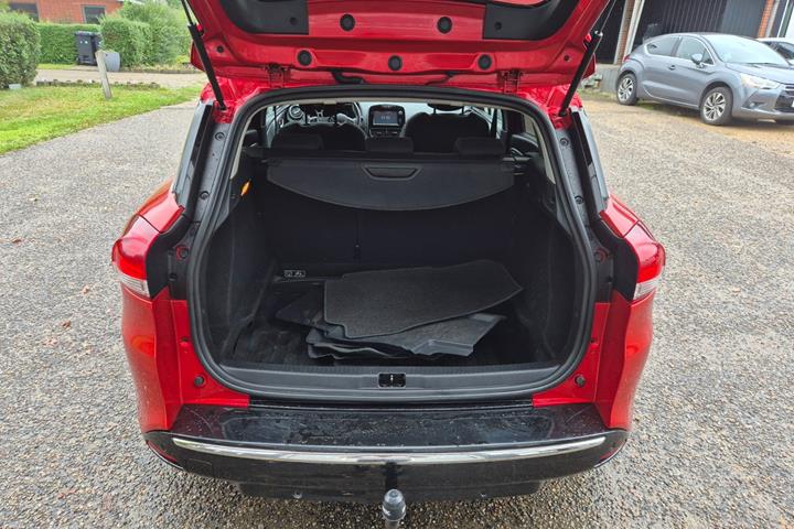 Grøn Renault Clio IV fra 2018