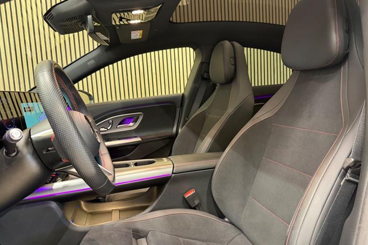 Hvid Mercedes CLA250+ fra 2026