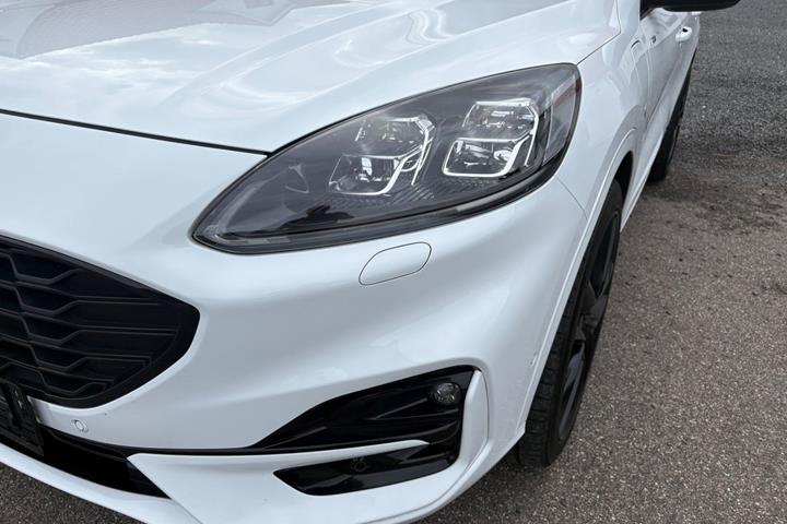 Hvid Ford Kuga fra 2020