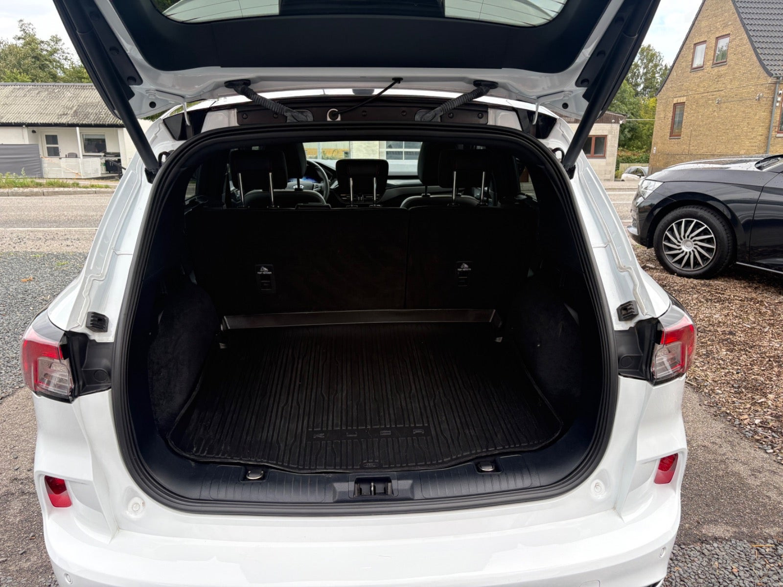 Hvid Ford Kuga fra 2020