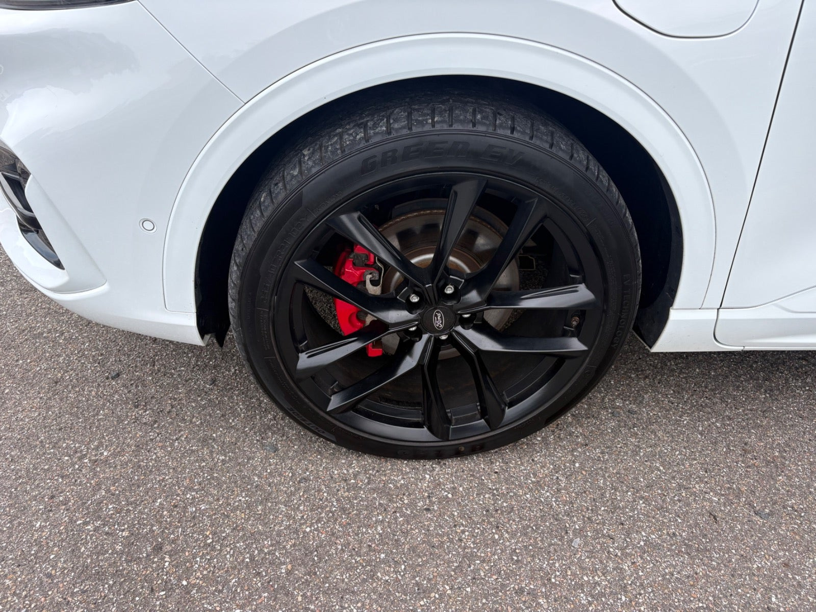 Hvid Ford Kuga fra 2020