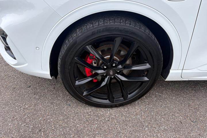 Hvid Ford Kuga fra 2020