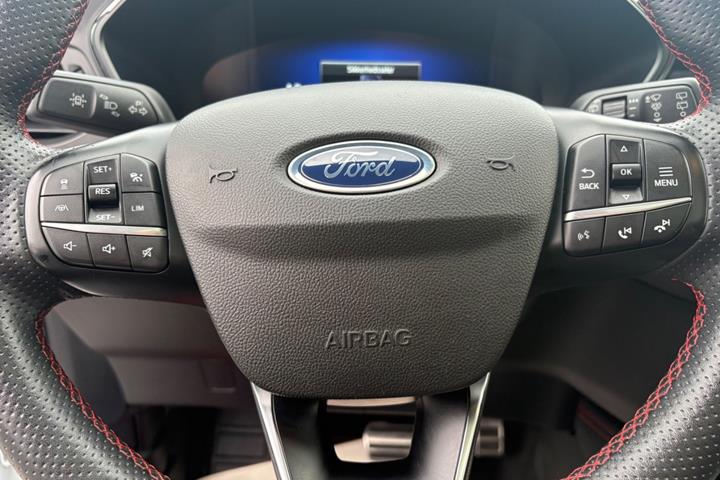 Hvid Ford Kuga fra 2020