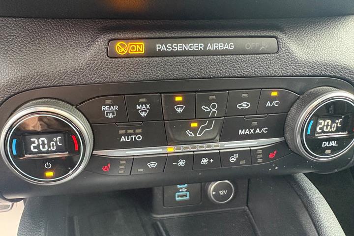 Hvid Ford Kuga fra 2020