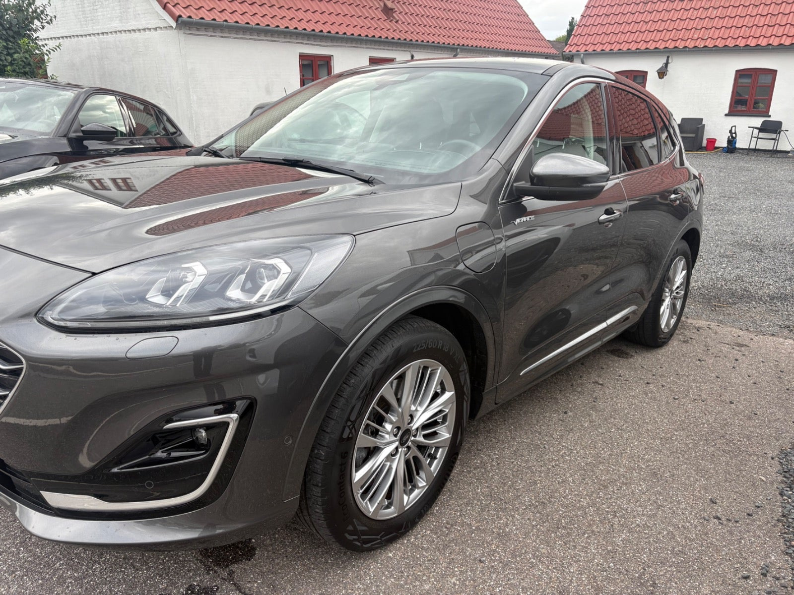 Grå Ford Kuga fra 2020