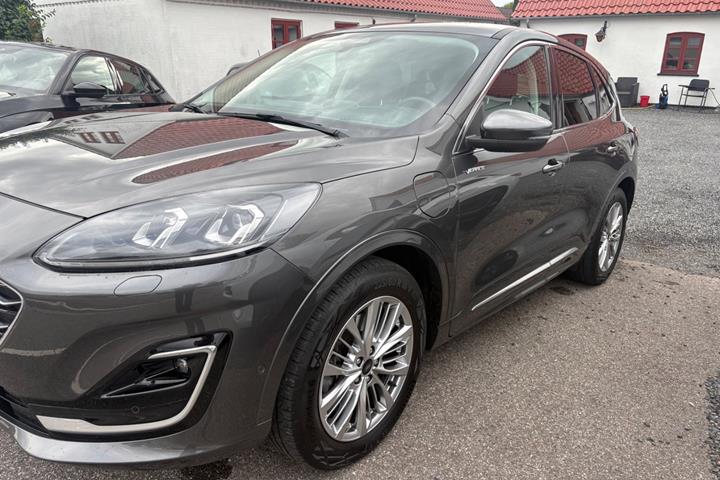 Grå Ford Kuga fra 2020