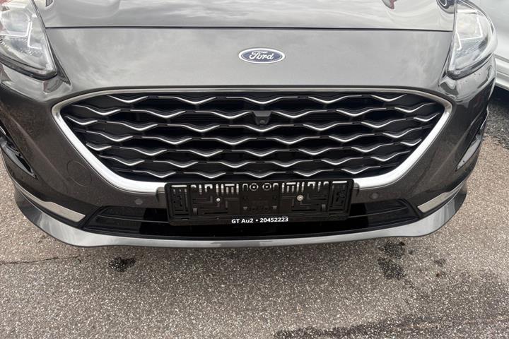 Grå Ford Kuga fra 2020