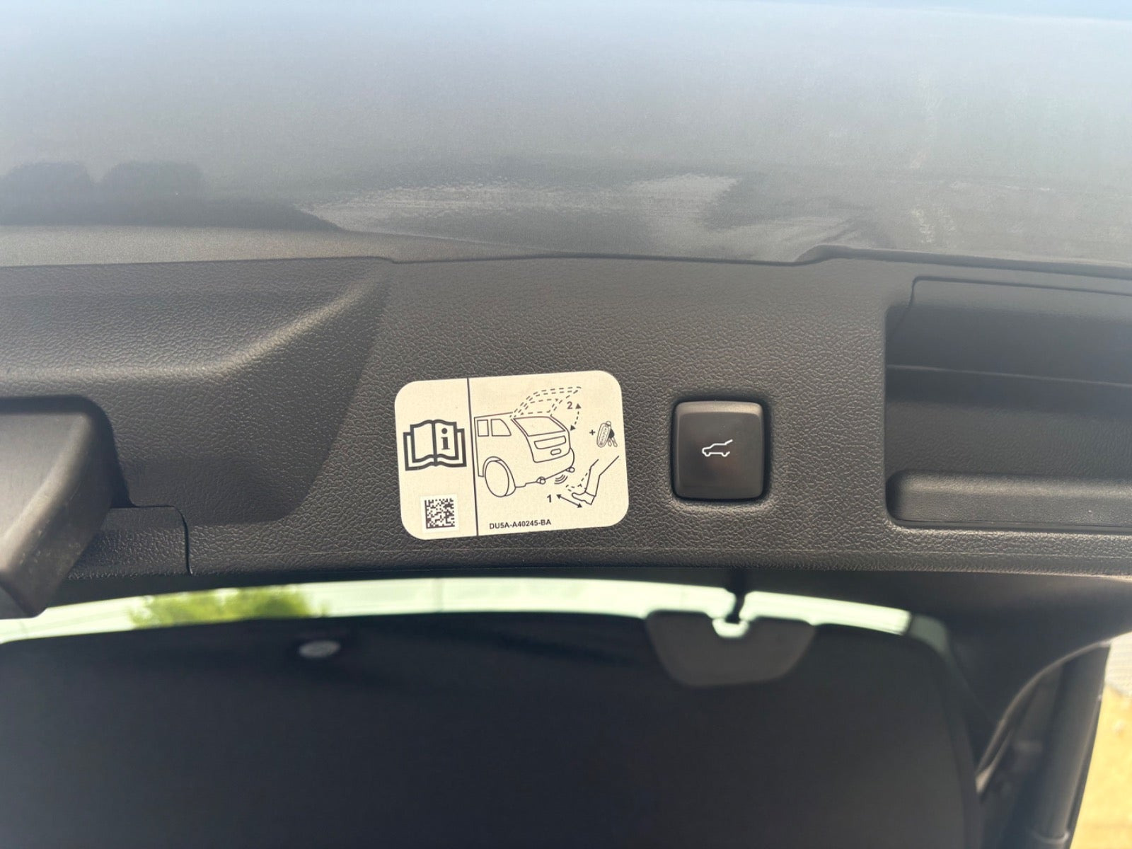 Grå Ford Kuga fra 2020
