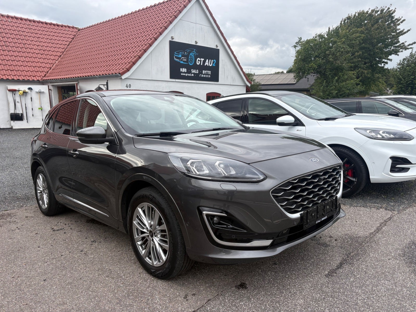 Grå Ford Kuga fra 2020