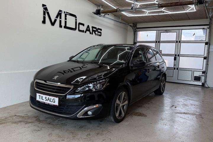 Sort Peugeot 308 fra 2017