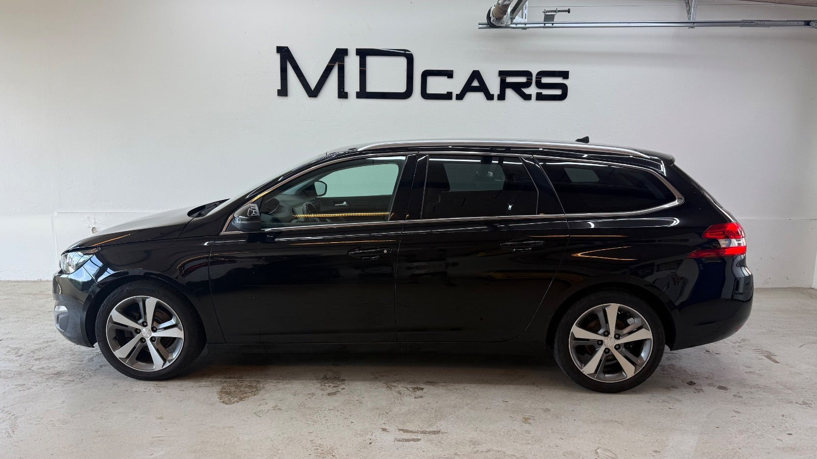 Sort Peugeot 308 fra 2017