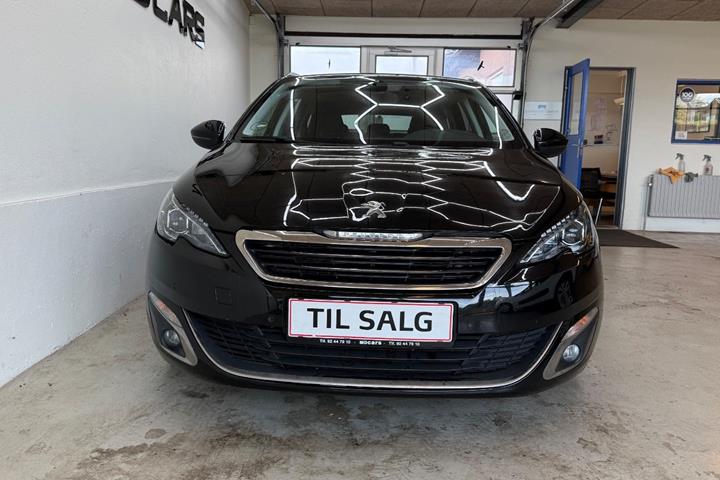 Sort Peugeot 308 fra 2017