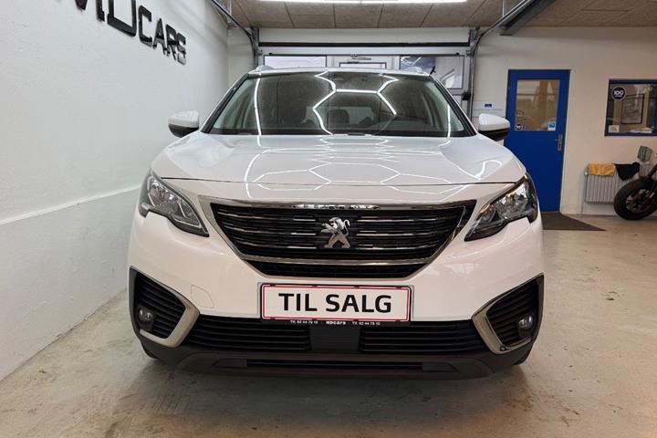 Hvid Peugeot 5008 fra 2018