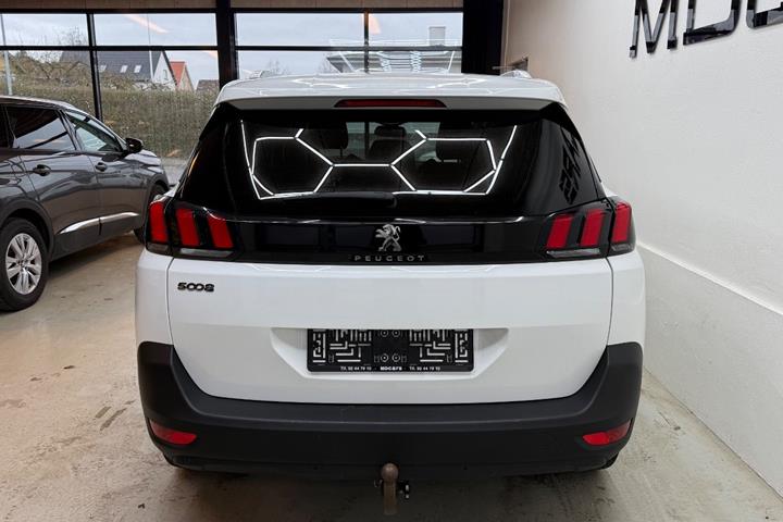 Hvid Peugeot 5008 fra 2018