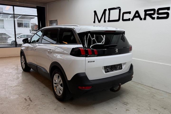 Hvid Peugeot 5008 fra 2018