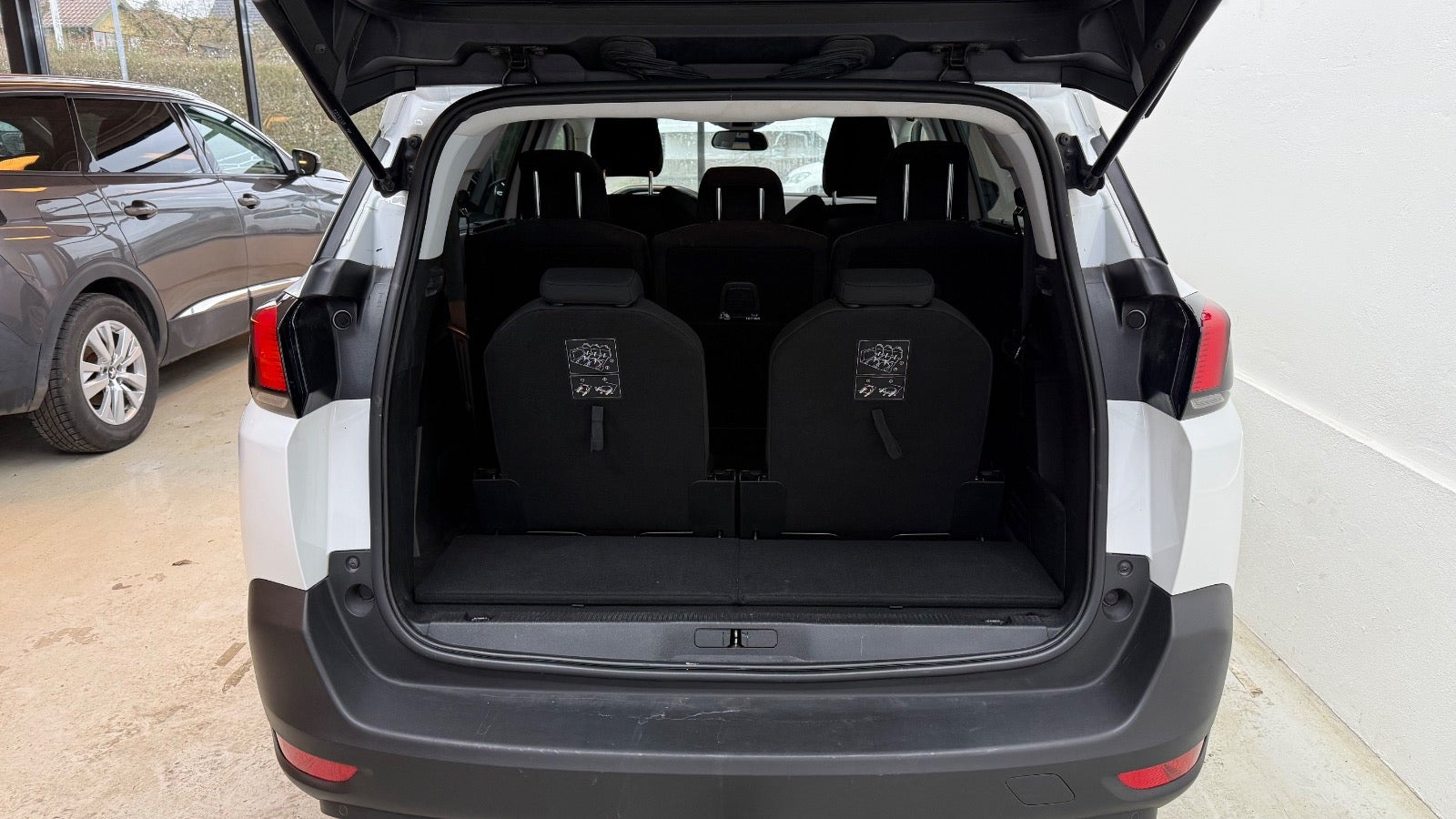 Hvid Peugeot 5008 fra 2018