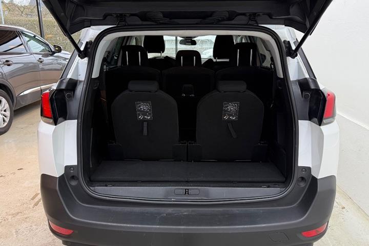 Hvid Peugeot 5008 fra 2018