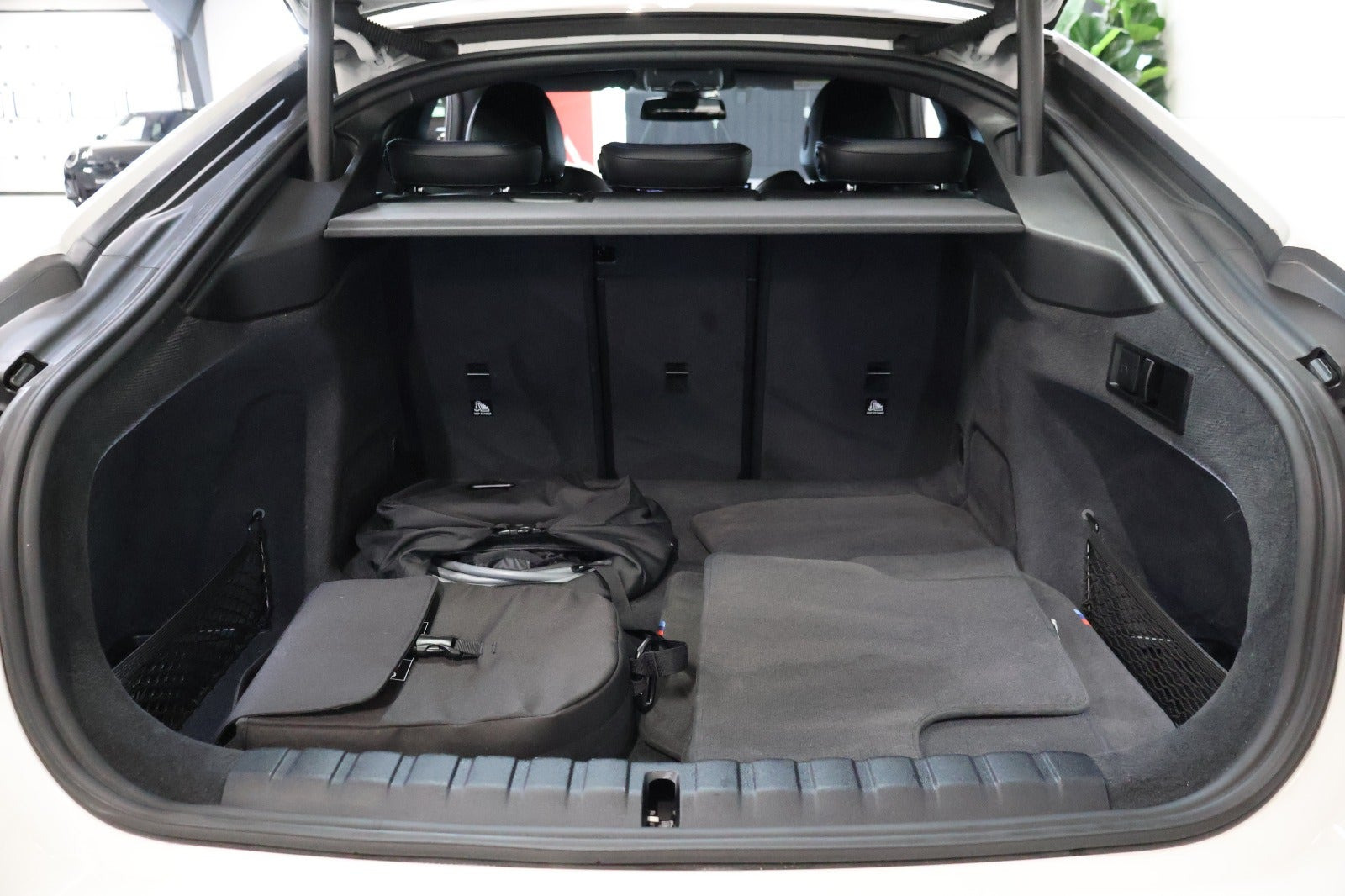 Hvid BMW i4 fra 2022