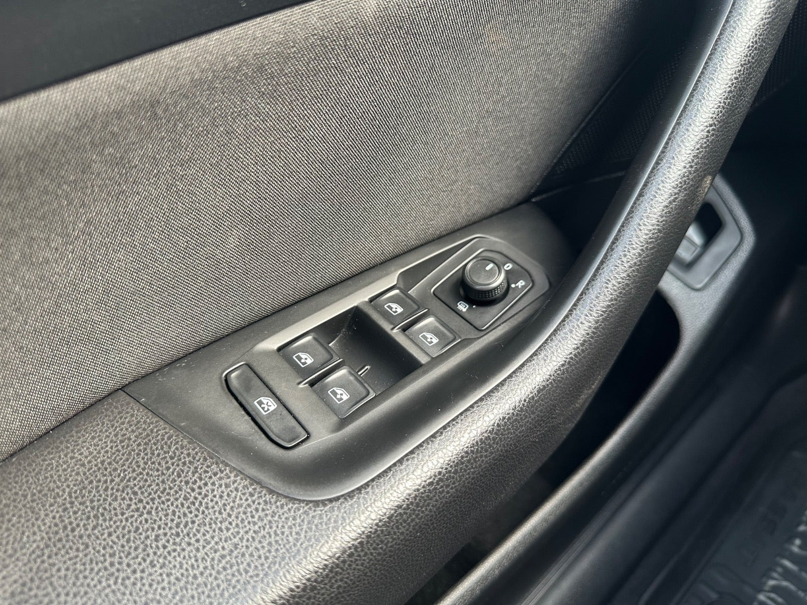 Grøn VW Passat fra 2019