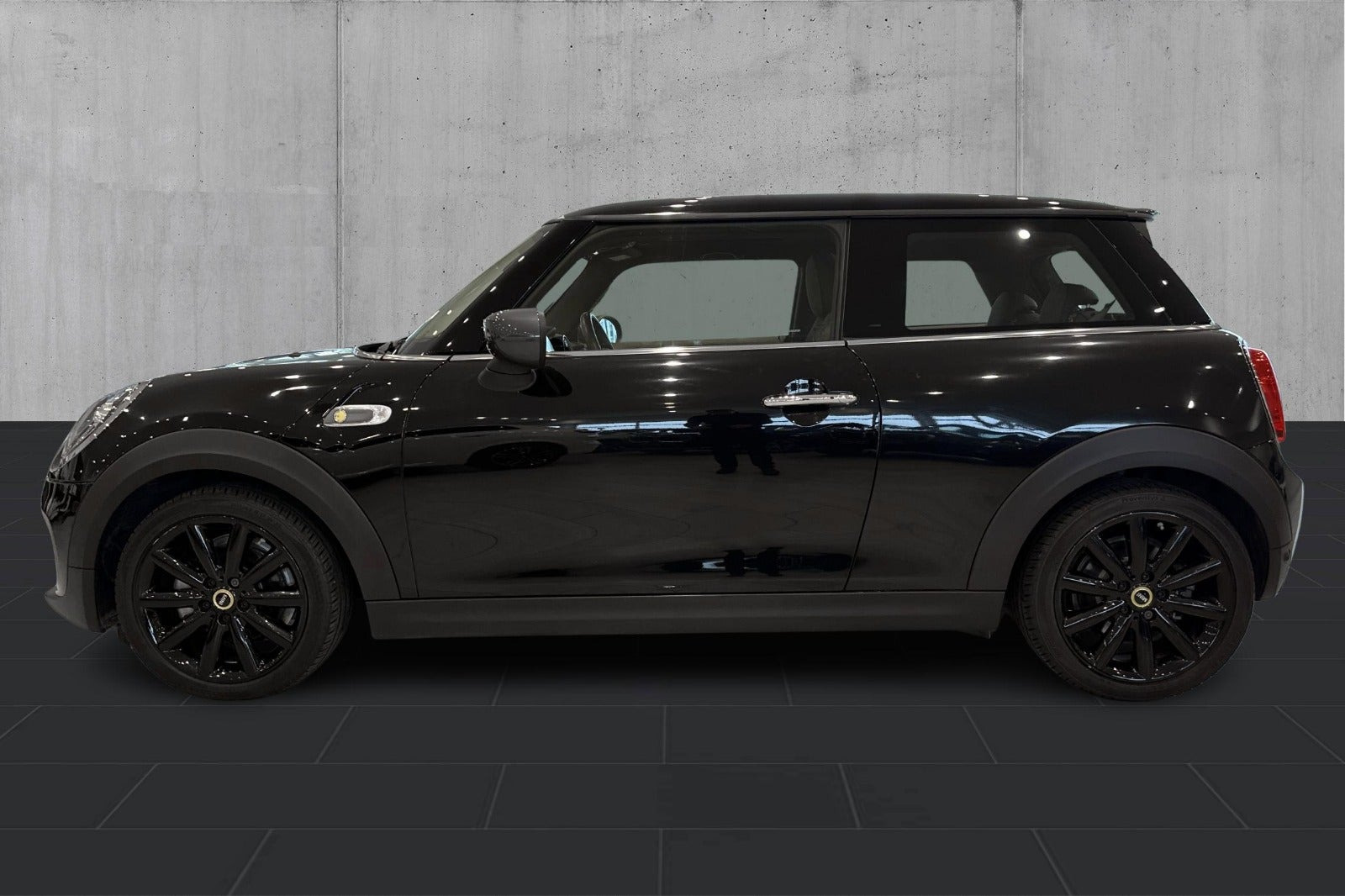 Sort Mini Cooper SE fra 2020