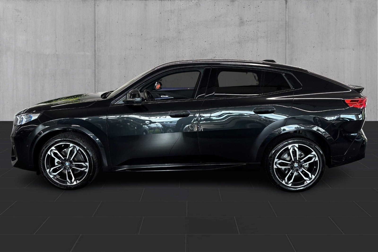Sort BMW iX2 fra 2025