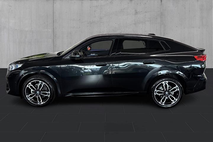 Sort BMW iX2 fra 2025