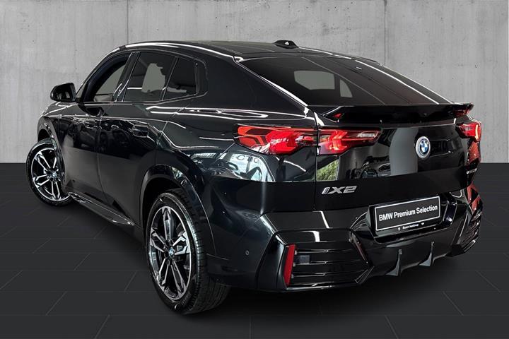 Sort BMW iX2 fra 2025