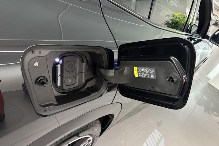 Sort BMW iX2 fra 2025