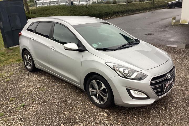 Grøn Hyundai i30 fra 2016