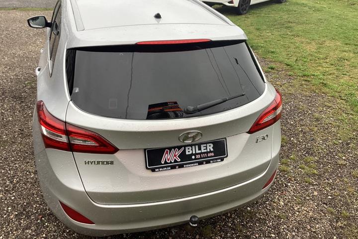 Grøn Hyundai i30 fra 2016